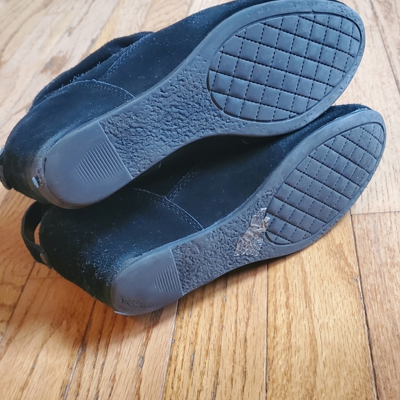 Booties - Picture 5 of 5